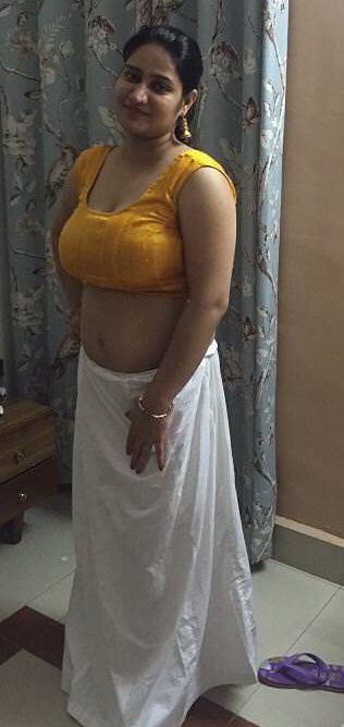 मेरी बीवी Gunjan की चूत को उसके जीजा ने चोदा 2