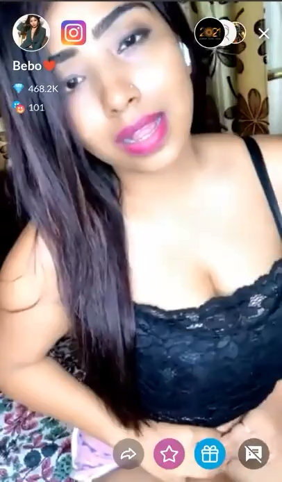 Aayushi Bebo Bhabhi Showing Cleavage hot