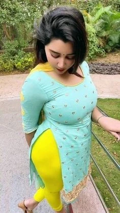 [Roshni Bhabhi] चुदाई के पल मैडमो के संग–4