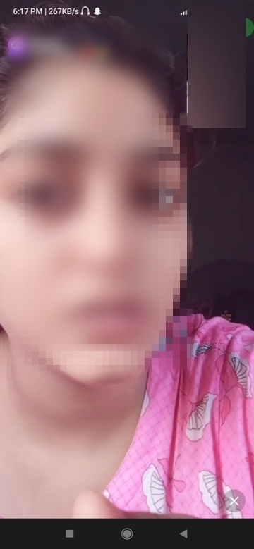 Zoya Khan Paki Showing Her boobs on Chamet Live