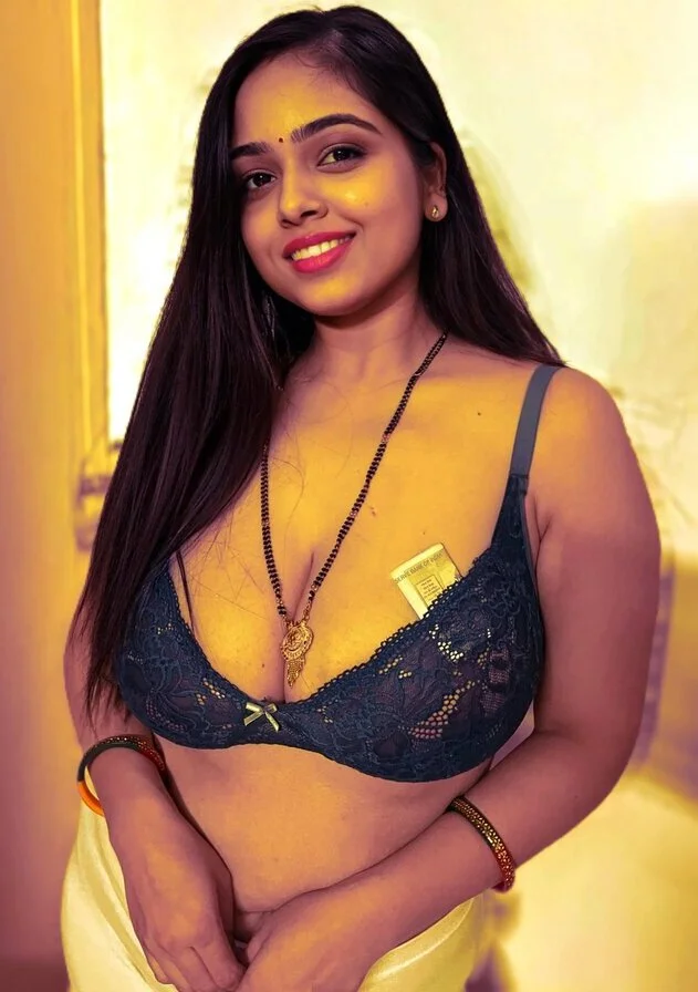 Sugandha Aunty Nude Show