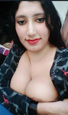 बेबी जब मूड में होता है, दोपहर को भी रात सा रंगीन बना देती है