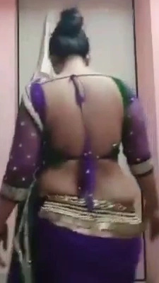 Busty pooja bhabhi seductive dance