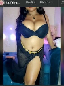 its priya huge tits cam show