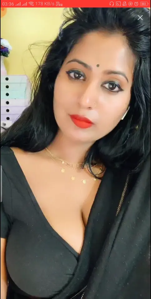 Anjaani Bhabhi in Black Saree Hot