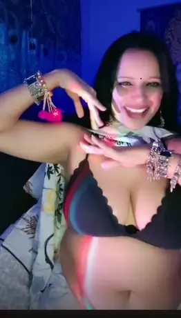 Hot Aunty Live on Tango