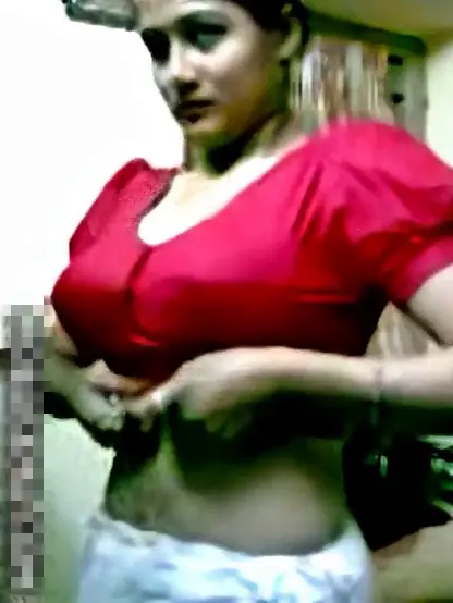 Sexy Aunty Showing Her Boobs To Lover