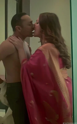 POOJA BHATT SIZZLING DESPERATE KISSING SCENE EROTIC