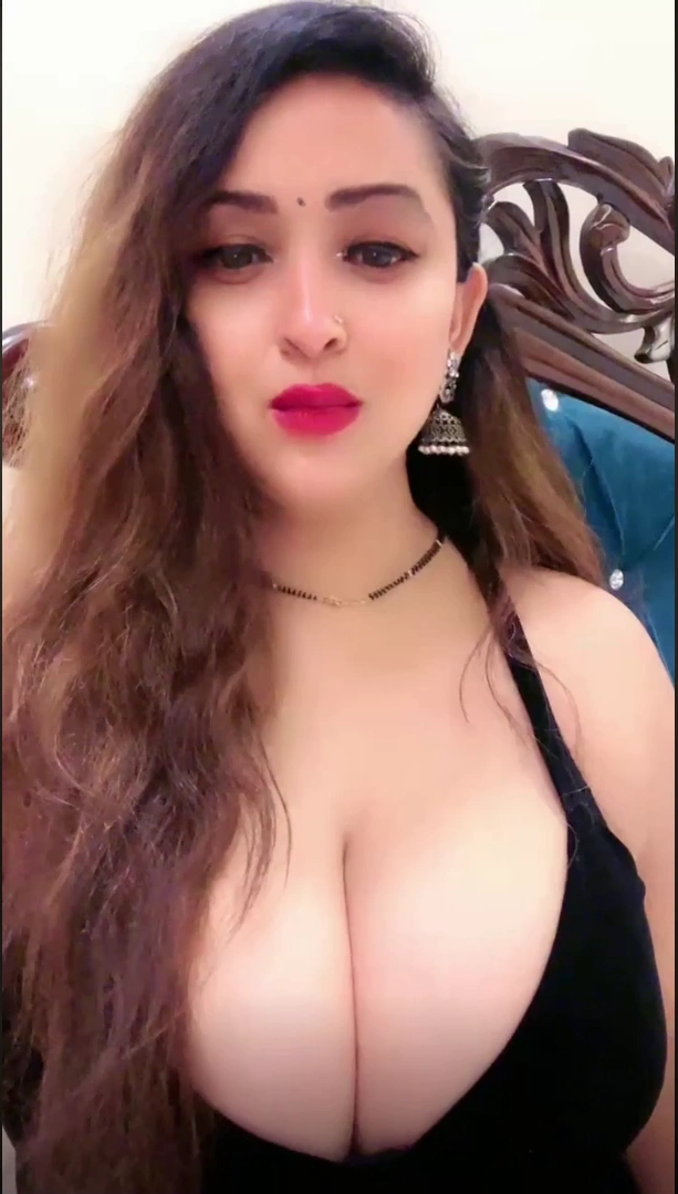 Sanjana Deep Cleavage Show on Tango Live 43